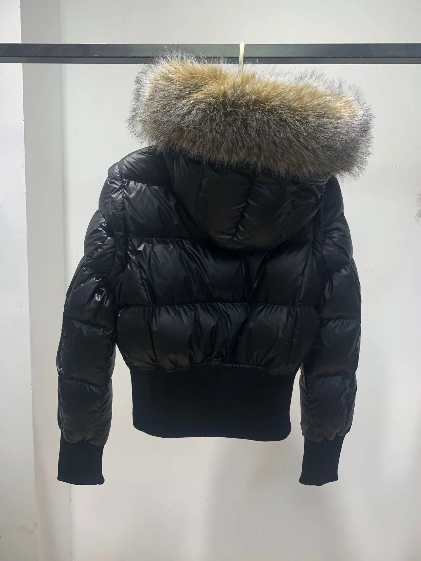Doudoune « TrendNova Skyline Puffer » – Hiver Chic & Urbain ❄️🏙️